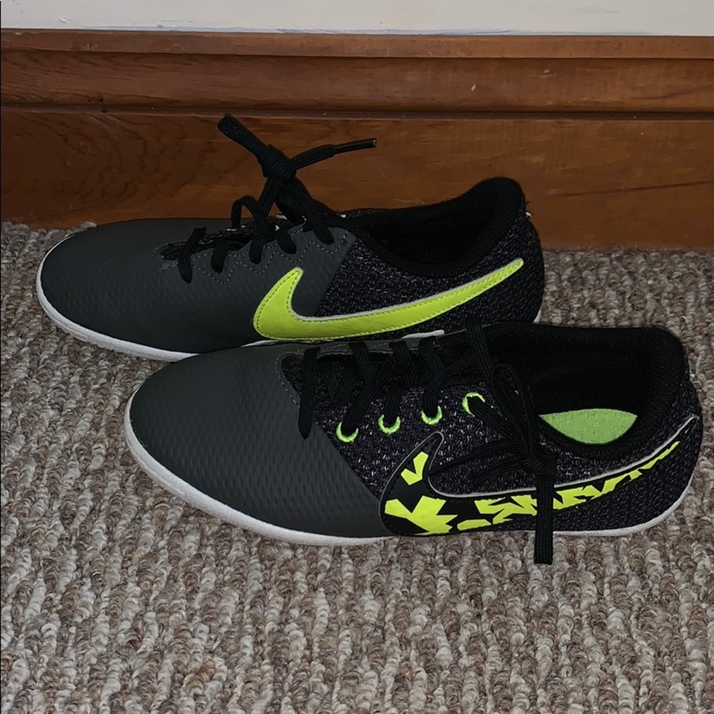 Nike Indoor Sneakers Grey/Black/Yellow 4/6/36